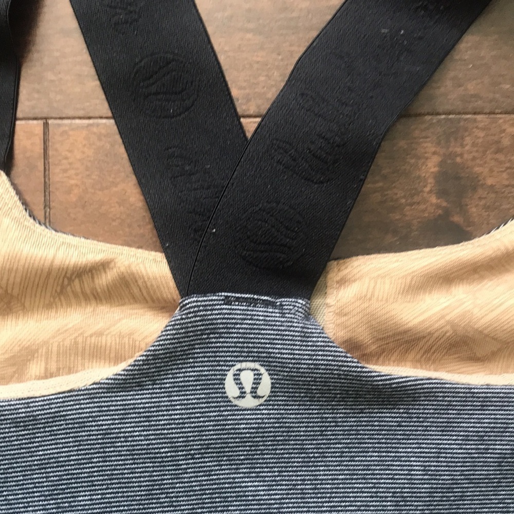 lululemon Inner Awareness Tank Size 6 - Picture 7 of 10